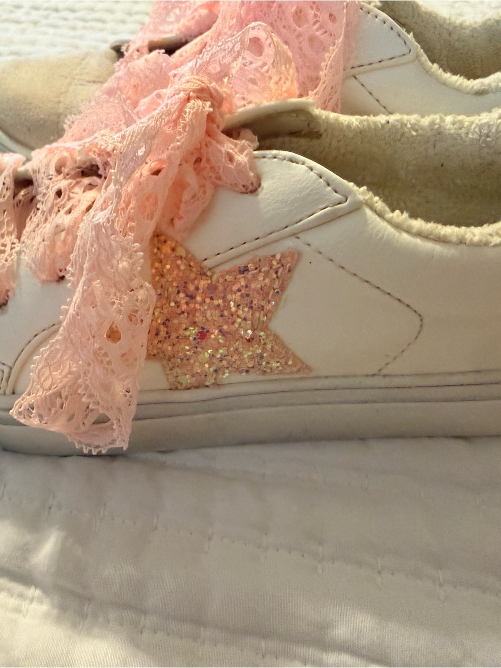 Steve Madden girls Kids White Sneakers with Pink Glitter Star and Lace Laces